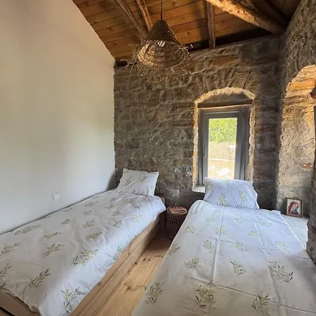 בית נופש Rustic Retreat By Georgia